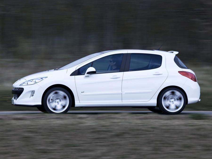  Peugeot 308 GTi 2010 года  (фото 17 из 20)